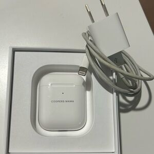 2019 2nd Geneation Apple AirPods